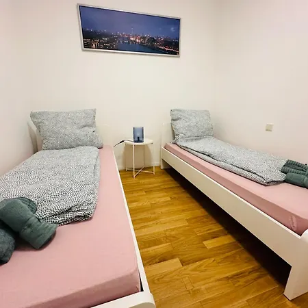 Urban Flats Apartmanhotel 3*