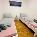 Urban Flats Aparthotel 3*