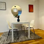Urban Flats 3*