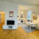 Urban Flats Aparthotel 3*