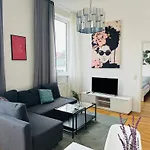 Urban Flats Aparthotel 3*