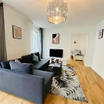 Urban Flats Aparthotel 3*
