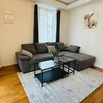 Urban Flats 3*