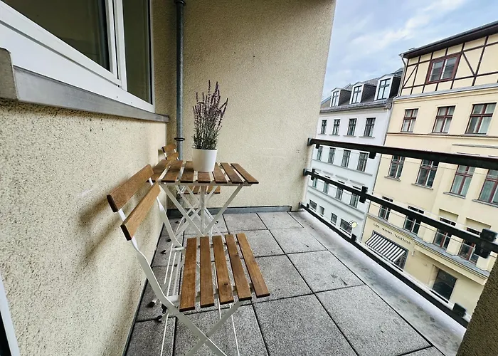 Urban Flats Aparthotel 3*